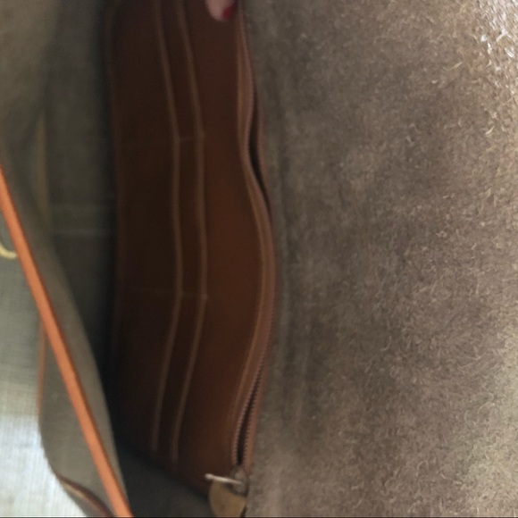 Dooley and bouke crossbody - Picture 3 of 3